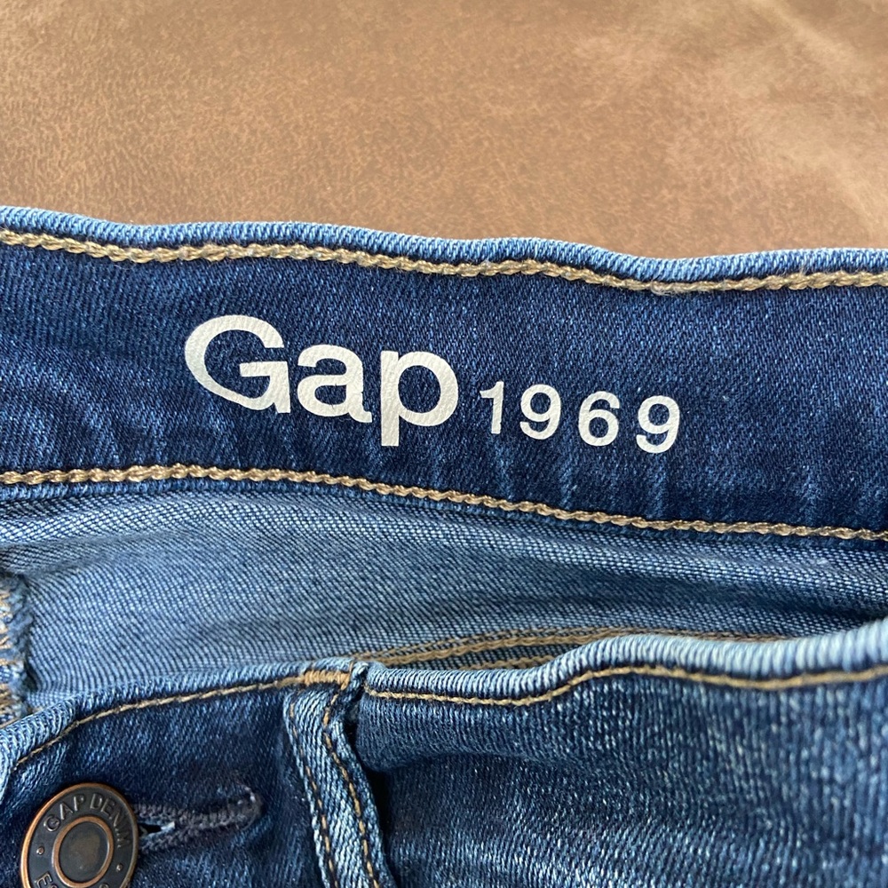 GAP 1969 Resolution True Skinny Distressed Denim Jeans; 24 - Picture 5 of 6
